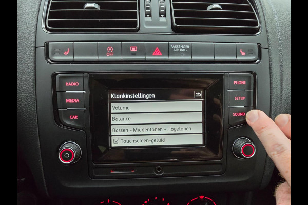 Volkswagen Polo Occasion 1.0 Business R met sportvelgen en bluetooth connecten | Tweedehands Volkswagen Polo zwart met airco | ALJ