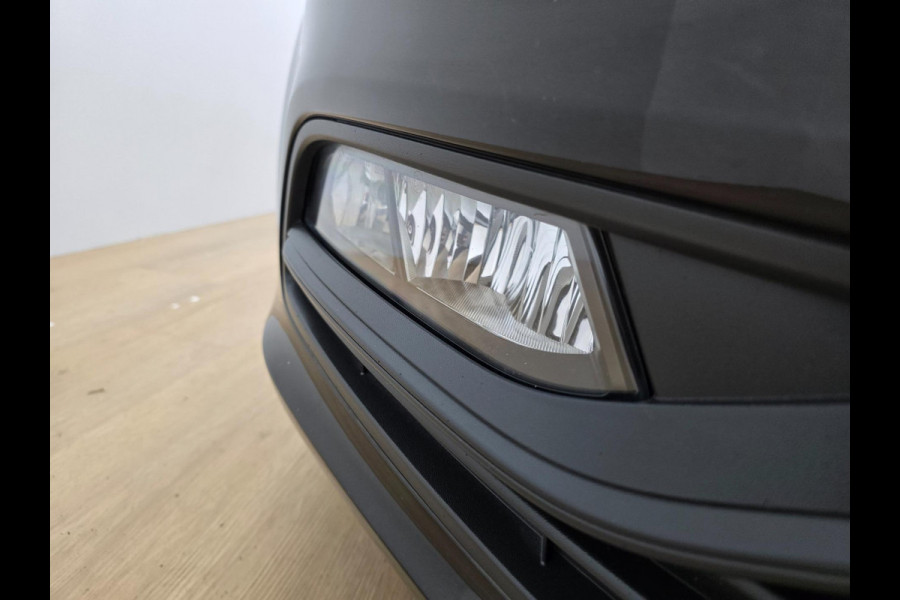 Volkswagen Polo Occasion 1.0 Business R met sportvelgen en bluetooth connecten | Tweedehands Volkswagen Polo zwart met airco | ALJ