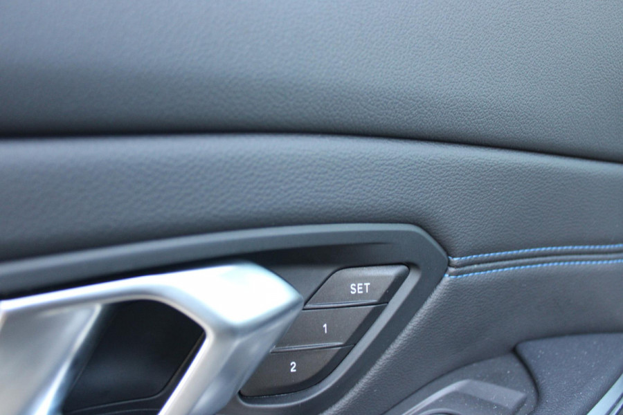 BMW 3 Serie Touring 320e 205PK M-SPORT | PANORAMISCH SCHUIF/KANTEL DAK | M-SPORT PAKKET INTERIEUR/EXTERIEUR | SFEER VERLICHTING | ELEKTRISCH BEDIENBARE VOORSTOELEN MET GEHEUGEN OP DE BESTUURDERSSTOEL | STOEL VERWARMING | HEAD UP DISPLAY | CRUISE CONTROL | NAVIGATIE | DRAADLOZE APPLE CARPLAY/ANDROID AUTO | DRAADLOZE TELEFOONLADER | 18" LICHTMETALEN VELGEN M-SPORT | 360° CAMERA | BMW LIVE DASHBOARD PROFESSIONAL | COMFORT ACCESS | SHADOW LINE PAKKET | FULL LED KOPLAMPEN | NAVIGATIE | CLIMATE CONTROL ACHTERIN |