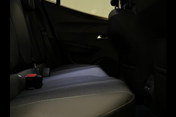 Peugeot 2008 1.2 PureTech 130pk Allure / Navi / Clima / LED / DAB