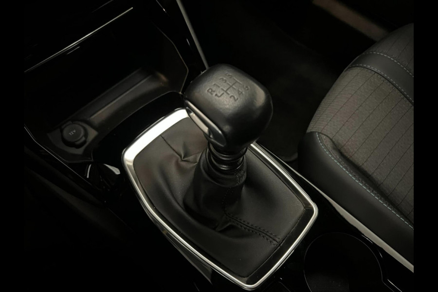 Peugeot 2008 1.2 PureTech 130pk Allure / Navi / Clima / LED / DAB