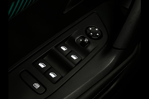 Peugeot 2008 1.2 PureTech 130pk Allure / Navi / Clima / LED / DAB