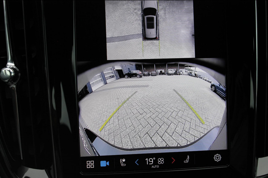 Volvo V60 T6 350PK Autm. Plug-in hybrid AWD Plus Dark Long Range / Google infotainment / Semi elekrisch wegklapbare trekhaak / Verwarmbare voorruit / Elektrisch bedienbare voorstoelen met geheugen / Verwarmbare voorstoelen