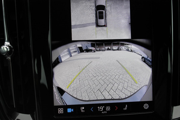 Volvo V60 T6 350PK Autm. Plug-in hybrid AWD Plus Dark Long Range / Google infotainment / Semi elekrisch wegklapbare trekhaak / Verwarmbare voorruit / Elektrisch bedienbare voorstoelen met geheugen / Verwarmbare voorstoelen