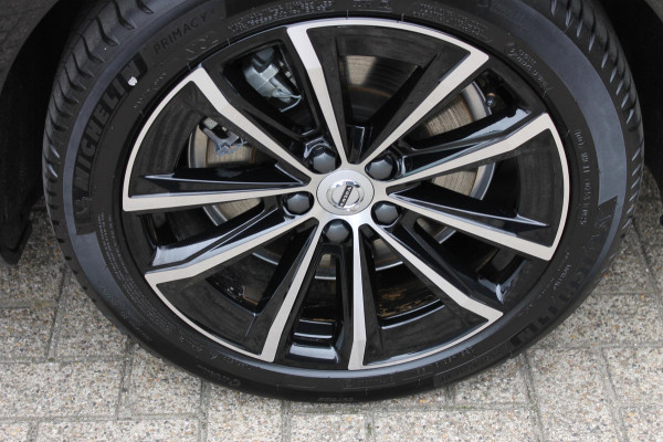 Volvo V60 T6 350PK Autm. Plug-in hybrid AWD Plus Dark Long Range / Google infotainment / Semi elekrisch wegklapbare trekhaak / Verwarmbare voorruit / Elektrisch bedienbare voorstoelen met geheugen / Verwarmbare voorstoelen