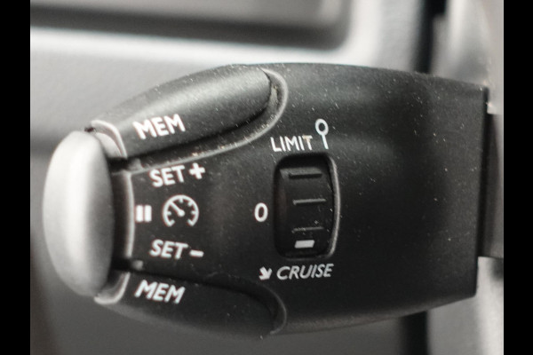 Opel Vivaro 2.0 BlueHDi 145PK L2 Automaat Trekhaak Apple carplay Cruise control Parkeersensoren