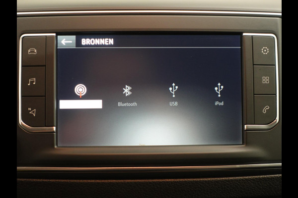Opel Vivaro 2.0 BlueHDi 145PK L2 Automaat Trekhaak Apple carplay Cruise control Parkeersensoren