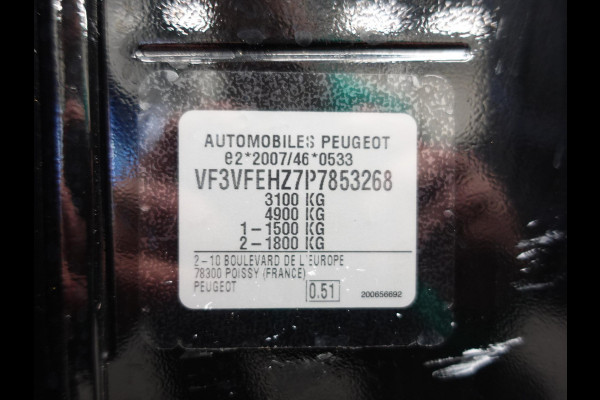 Peugeot Expert 2.0 BlueHDI 180 pk L3H1 Long Premium Automaat Navigatie Trekhaak Apple Carplay/ Android Auto Cruise control Airco Parkeersensoren