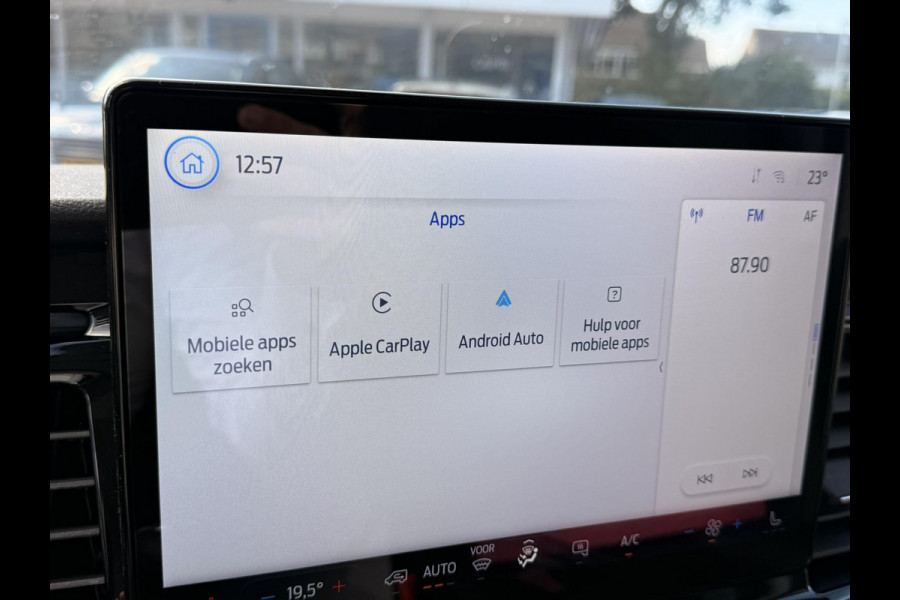 Ford Transit 350 2.0 TDCI L4H3 Trend RWD | SCI | 130pk | Navigatiesysteem SYNC4 | Stoelverwarming  | Elektrisch inklapbare buitenspiegels | Elektrisch verstelbare bestuurdersstoel | Passagiersairbag | Allweather banden | Laadruimte beschermingspakket | 150 watt/230V aansluitpunt tussen voorstoelen | Handmatige regeneratie roetfilter | Reservewiel | Centrale dubbele vergrendeling | Camera met LED Downlighter