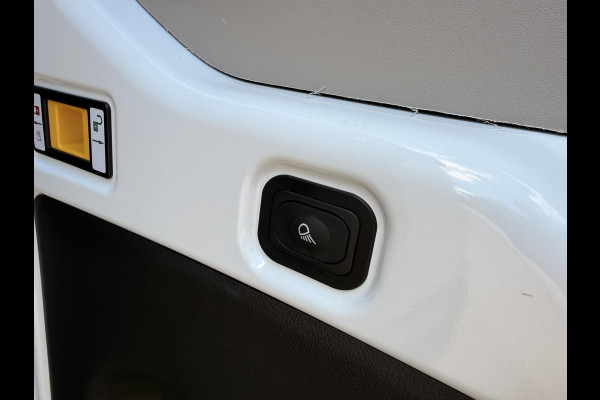 Ford Transit 350 2.0 TDCI L4H3 Trend RWD | SCI | 130pk | Navigatiesysteem SYNC4 | Stoelverwarming  | Elektrisch inklapbare buitenspiegels | Elektrisch verstelbare bestuurdersstoel | Passagiersairbag | Allweather banden | Laadruimte beschermingspakket | 150 watt/230V aansluitpunt tussen voorstoelen | Handmatige regeneratie roetfilter | Reservewiel | Centrale dubbele vergrendeling | Camera met LED Downlighter