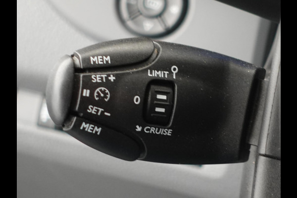 Opel Vivaro-e 75kWh L2H1 Innovation Automaat Cruise Control Airco Navi Camera 3-zits