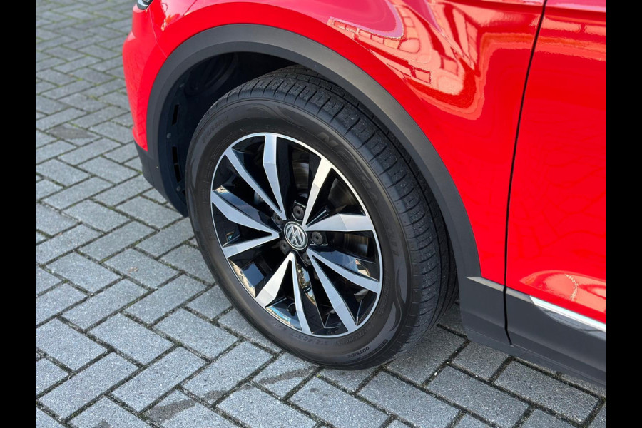 Volkswagen T-Roc 1.5 TSI Sport DSG Pano Camera Carplay LED