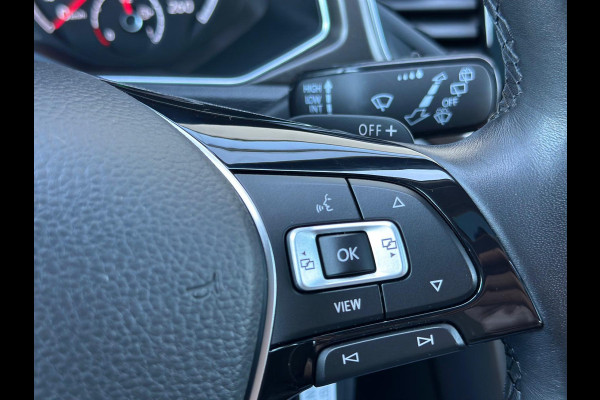 Volkswagen T-Roc 1.5 TSI Sport DSG Pano Camera Carplay LED