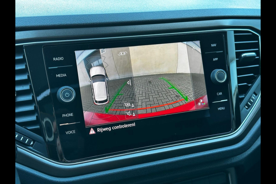 Volkswagen T-Roc 1.5 TSI Sport DSG Pano Camera Carplay LED