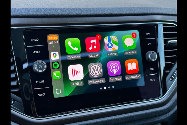 Volkswagen T-Roc 1.5 TSI Sport DSG Pano Camera Carplay LED