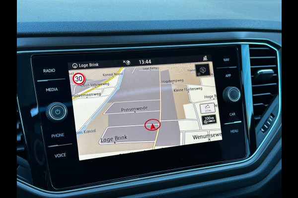 Volkswagen T-Roc 1.5 TSI Sport DSG Pano Camera Carplay LED
