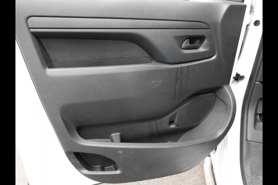 Opel Vivaro 2.0 BlueHDi 145PK L3 Automaat Sport-Edition Airco Bluetooth Cruise Control Navigatie Trekhaak Opel Vivaro 2.0 BlueHDi 145PK L3 Automaat Sport-Edition Airco Bluetooth Cruise Control Navigatie Trekhaak