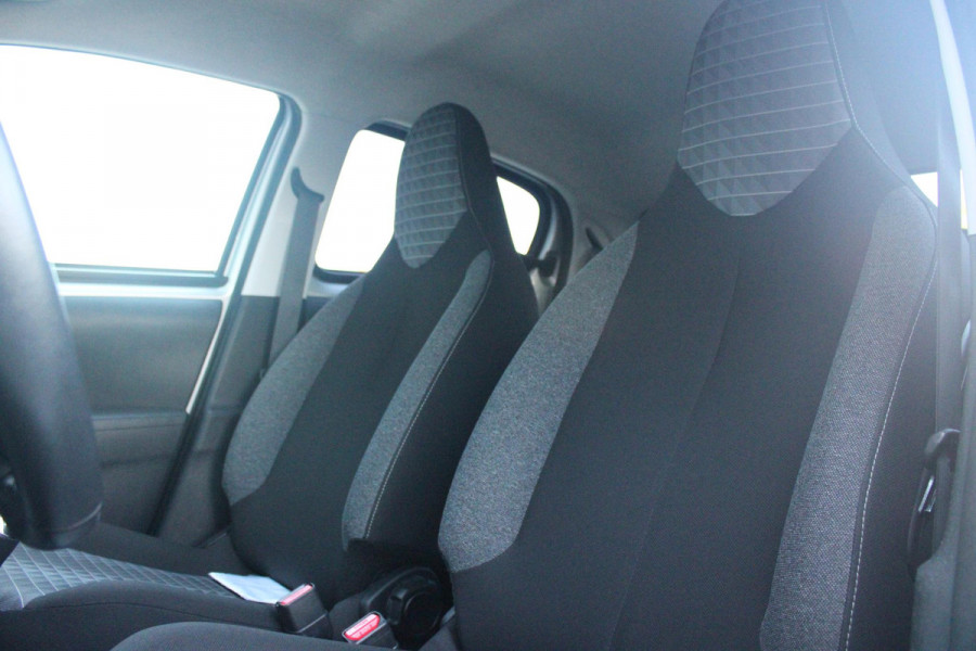 Peugeot 108 1.0 72PK e-VTi ACTIVE | AIRCO | BLUETOOTH AUDIO | AUX/USB AANSLUITING | LED DAGRIJVERLICHTING | MISTLAMPEN | GETINTE RUITEN |