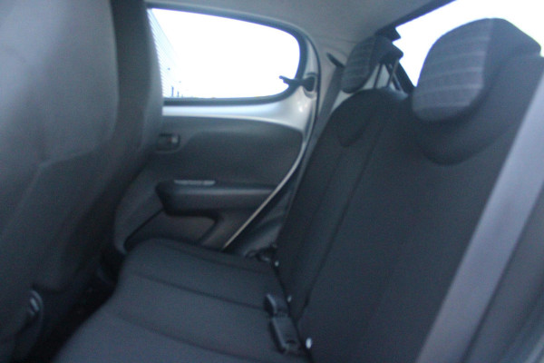 Peugeot 108 1.0 72PK e-VTi ACTIVE | AIRCO | BLUETOOTH AUDIO | AUX/USB AANSLUITING | LED DAGRIJVERLICHTING | MISTLAMPEN | GETINTE RUITEN |