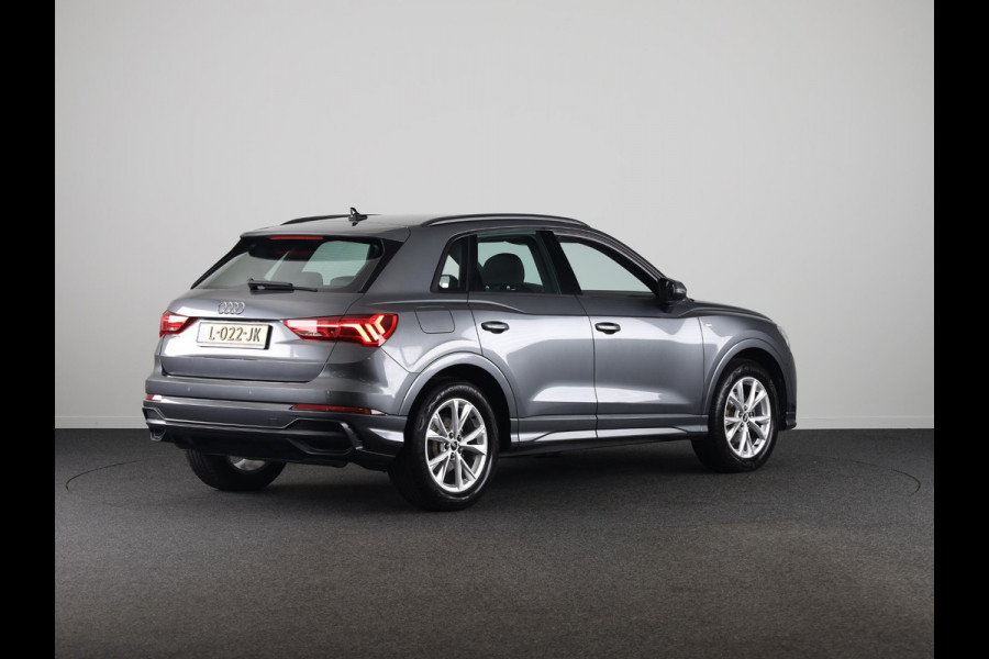 Audi Q3 35 TFSI S edition 150pk S-tronic | Navigatie | Keyless entry | Apple Carplay -/ Android auto | Parkeersensoren voor en achter