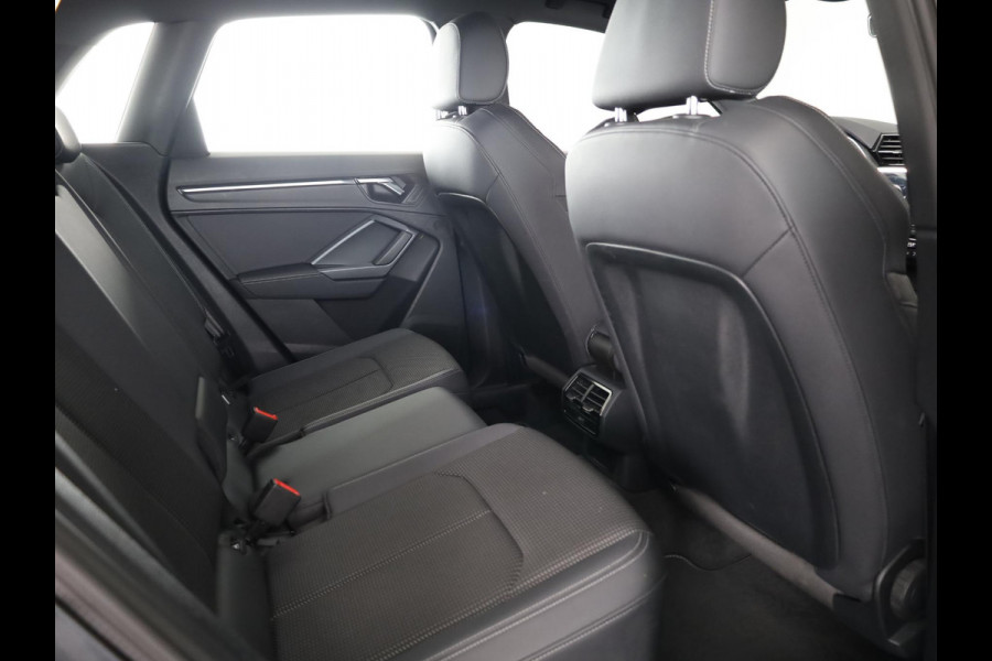 Audi Q3 35 TFSI S edition 150pk S-tronic | Navigatie | Keyless entry | Apple Carplay -/ Android auto | Parkeersensoren voor en achter