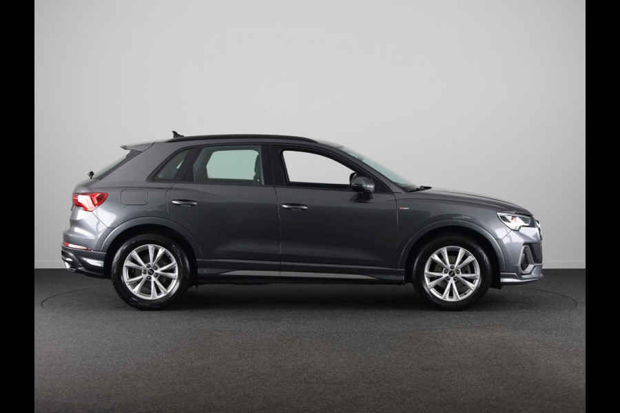Audi Q3 35 TFSI S edition 150pk S-tronic | Navigatie | Keyless entry | Apple Carplay -/ Android auto | Parkeersensoren voor en achter