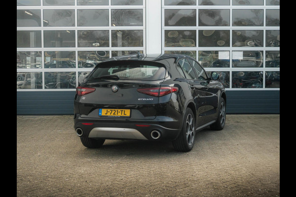 Alfa Romeo Stelvio 2.0 Turbo Aut. AWD 200pk Super | Navi | Apple Carplay | 19" | Winter Pack | Camera | Xenon | Elektr. A-Klep
