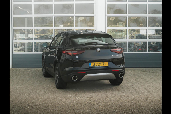 Alfa Romeo Stelvio 2.0 Turbo Aut. AWD 200pk Super | Navi | Apple Carplay | 19" | Winter Pack | Camera | Xenon | Elektr. A-Klep