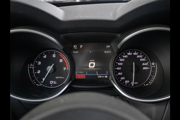 Alfa Romeo Stelvio 2.0 Turbo Aut. AWD 200pk Super | Navi | Apple Carplay | 19" | Winter Pack | Camera | Xenon | Elektr. A-Klep