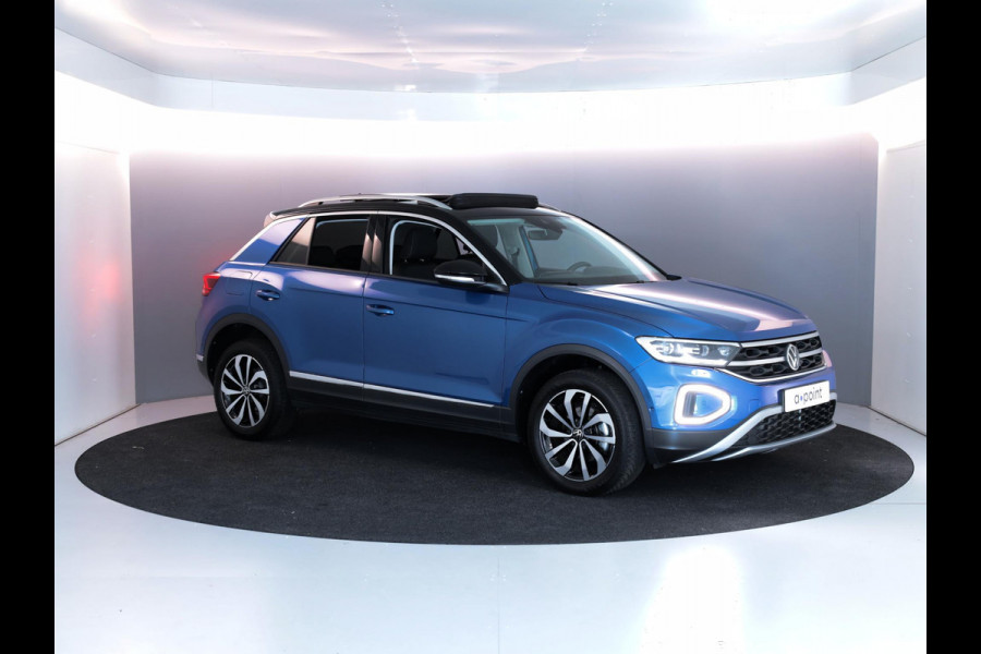 Volkswagen T-Roc 1.5 TSI Style 150 pk Automaat (DSG) | Verlengde garantie | Navigatie | Panoramadak | Parkeersensoren (Park assist) | Achteruitrijcamera | Stoelverwarming |