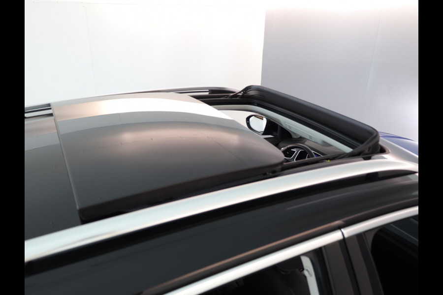Volkswagen T-Roc 1.5 TSI Style 150 pk Automaat (DSG) | Verlengde garantie | Navigatie | Panoramadak | Parkeersensoren (Park assist) | Achteruitrijcamera | Stoelverwarming |