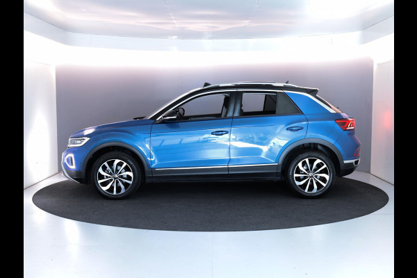 Volkswagen T-Roc 1.5 TSI Style 150 pk Automaat (DSG) | Verlengde garantie | Navigatie | Panoramadak | Parkeersensoren (Park assist) | Achteruitrijcamera | Stoelverwarming |