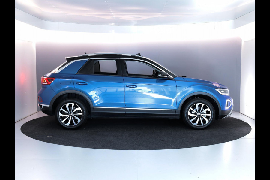 Volkswagen T-Roc 1.5 TSI Style 150 pk Automaat (DSG) | Verlengde garantie | Navigatie | Panoramadak | Parkeersensoren (Park assist) | Achteruitrijcamera | Stoelverwarming |
