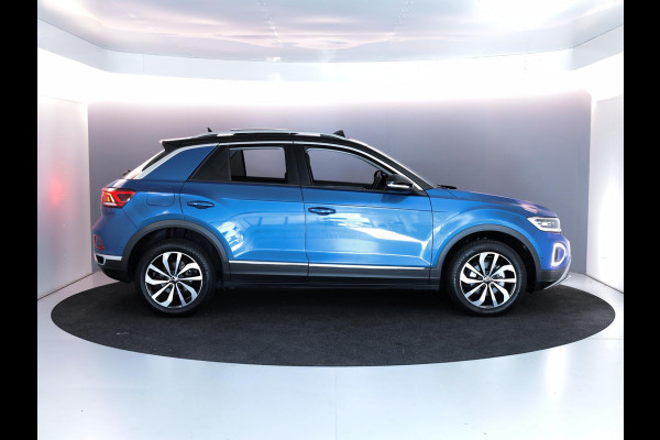 Volkswagen T-Roc 1.5 TSI Style 150 pk Automaat (DSG) | Verlengde garantie | Navigatie | Panoramadak | Parkeersensoren (Park assist) | Achteruitrijcamera | Stoelverwarming |
