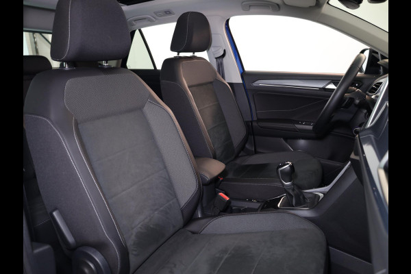 Volkswagen T-Roc 1.5 TSI Style 150 pk Automaat (DSG) | Verlengde garantie | Navigatie | Panoramadak | Parkeersensoren (Park assist) | Achteruitrijcamera | Stoelverwarming |