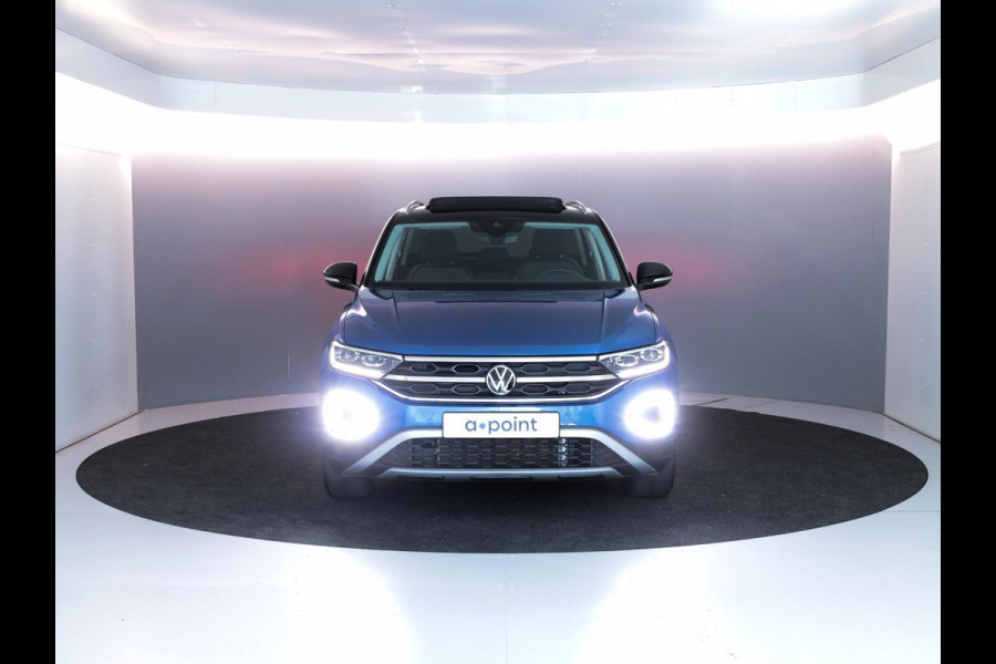 Volkswagen T-Roc 1.5 TSI Style 150 pk Automaat (DSG) | Verlengde garantie | Navigatie | Panoramadak | Parkeersensoren (Park assist) | Achteruitrijcamera | Stoelverwarming |