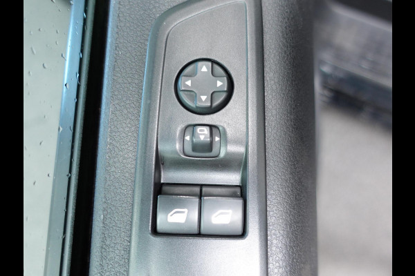 Opel Vivaro-e Combi L2H1 75 kWh e-Zafira 8 persoons  Navigatie Airco Dab  Camera 360  Cruise control  Dab  Lichtmetalen velgen Stoelverwarming