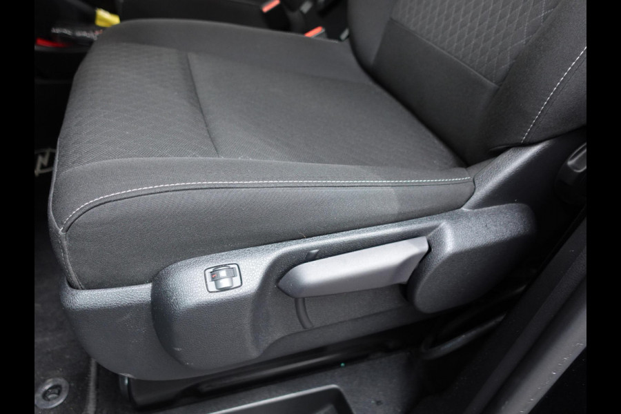 Opel Vivaro-e Combi L2H1 75 kWh e-Zafira 8 persoons  Navigatie Airco Dab  Camera 360  Cruise control  Dab  Lichtmetalen velgen Stoelverwarming