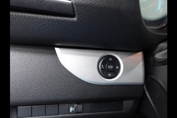 Opel Vivaro-e Combi L2H1 75 kWh e-Zafira 8 persoons  Navigatie Airco Dab  Camera 360  Cruise control  Dab  Lichtmetalen velgen Stoelverwarming