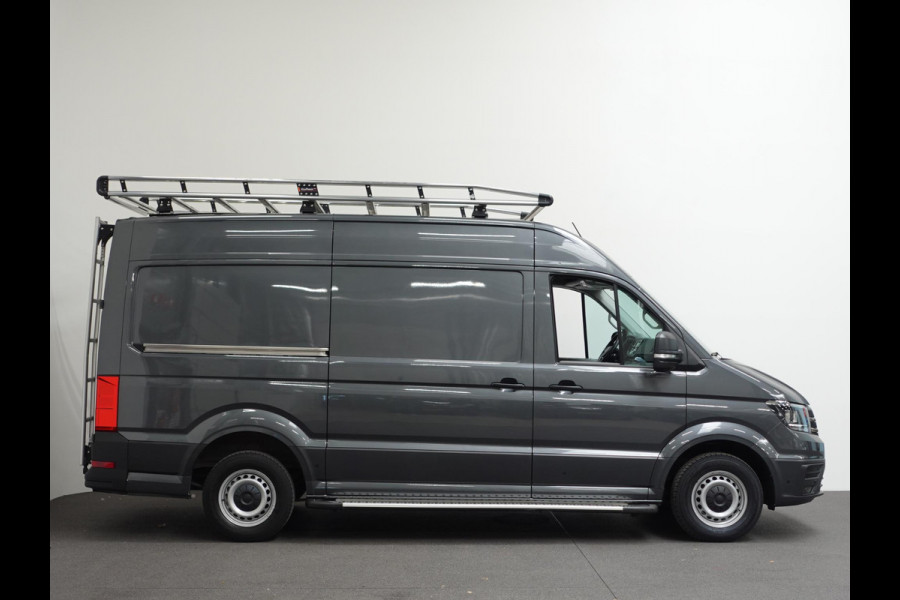 Volkswagen Crafter 30 2.0 TDI L3H3 Highline Trekhaak Apple Carplay Navigatie Cruise Control Camera MF Stuurwiel imperiaal + Trap