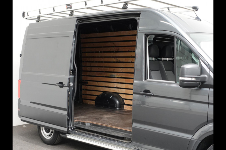 Volkswagen Crafter 30 2.0 TDI L3H3 Highline Trekhaak Apple Carplay Navigatie Cruise Control Camera MF Stuurwiel imperiaal + Trap