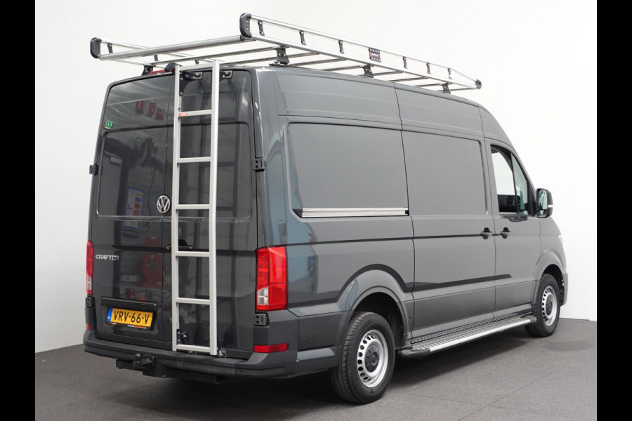 Volkswagen Crafter 30 2.0 TDI L3H3 Highline Trekhaak Apple Carplay Navigatie Cruise Control Camera MF Stuurwiel imperiaal + Trap
