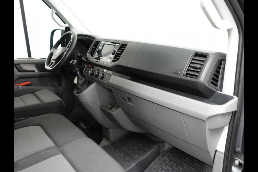 Volkswagen Crafter 30 2.0 TDI L3H3 Highline Trekhaak Apple Carplay Navigatie Cruise Control Camera MF Stuurwiel imperiaal + Trap