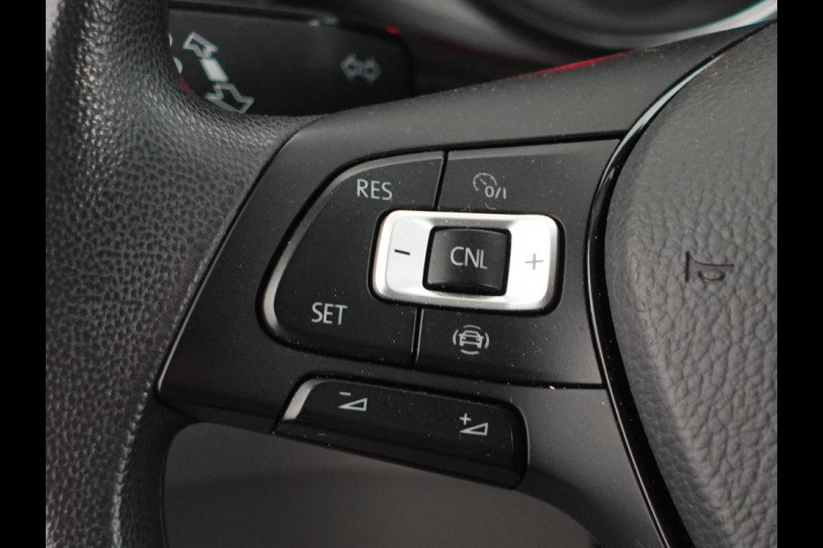 Volkswagen Crafter 30 2.0 TDI L3H3 Highline Trekhaak Apple Carplay Navigatie Cruise Control Camera MF Stuurwiel imperiaal + Trap