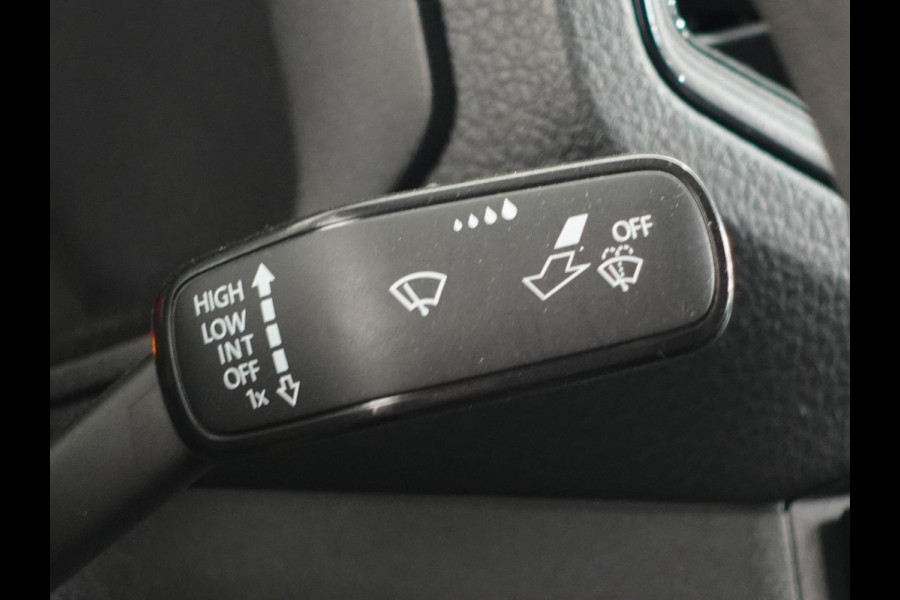 Volkswagen Crafter 30 2.0 TDI L3H3 Highline Trekhaak Apple Carplay Navigatie Cruise Control Camera MF Stuurwiel imperiaal + Trap