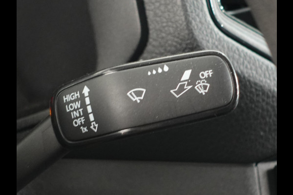 Volkswagen Crafter 30 2.0 TDI L3H3 Highline Trekhaak Apple Carplay Navigatie Cruise Control Camera MF Stuurwiel imperiaal + Trap