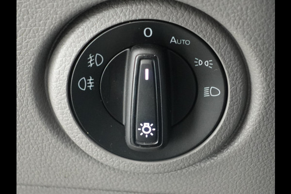Volkswagen Crafter 30 2.0 TDI L3H3 Highline Trekhaak Apple Carplay Navigatie Cruise Control Camera MF Stuurwiel imperiaal + Trap