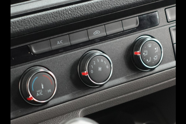 Volkswagen Crafter 30 2.0 TDI L3H3 Highline Trekhaak Apple Carplay Navigatie Cruise Control Camera MF Stuurwiel imperiaal + Trap