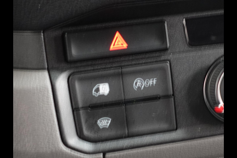 Volkswagen Crafter 30 2.0 TDI L3H3 Highline Trekhaak Apple Carplay Navigatie Cruise Control Camera MF Stuurwiel imperiaal + Trap