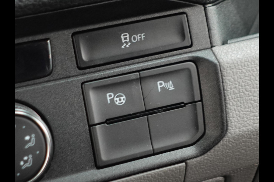 Volkswagen Crafter 30 2.0 TDI L3H3 Highline Trekhaak Apple Carplay Navigatie Cruise Control Camera MF Stuurwiel imperiaal + Trap
